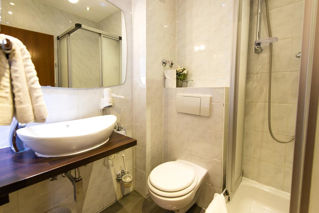 Loewen Hotel Offenbach am Main ภายนอก รูปภาพ