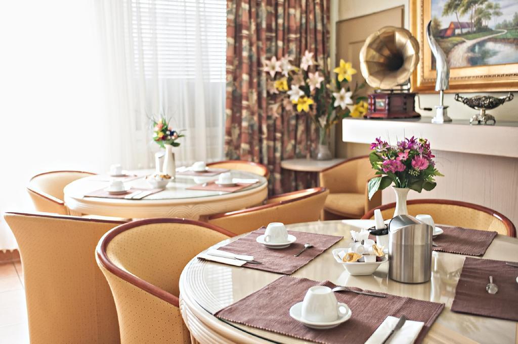 Loewen Hotel Offenbach am Main ภายนอก รูปภาพ